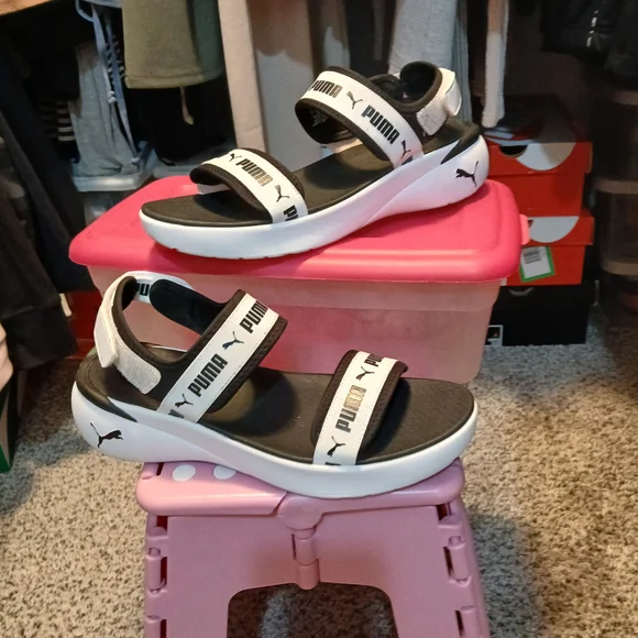 Puma Black and White Sandals - Picture 1 of 5